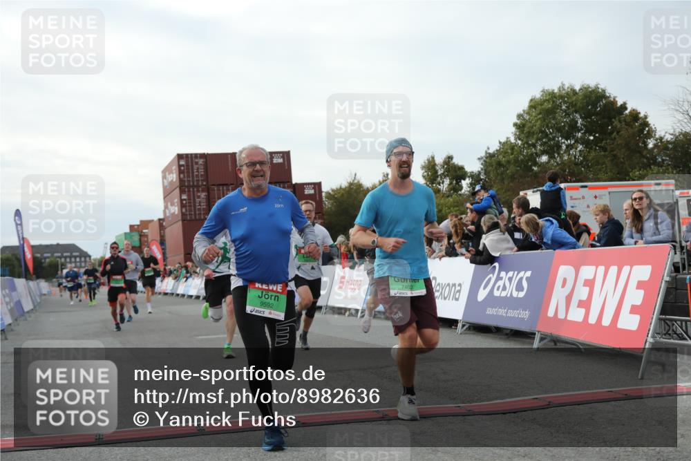 03.10.2025 - Köhlbrandbrückenlauf Yannick Fuchs http://msf.ph/oto/8982636 03.10.2025 16:05:18 Ziel 7207, 7403, 7422, 7473, 7643, 8099, 9421, 9422, 9475, 9592, 9627, 9690 meine-sportfotos.de