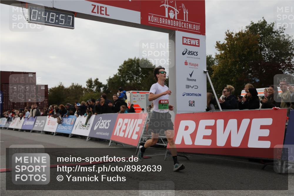 03.10.2025 - Köhlbrandbrückenlauf Yannick Fuchs http://msf.ph/oto/8982639 03.10.2025 15:48:55 Ziel 7009 meine-sportfotos.de