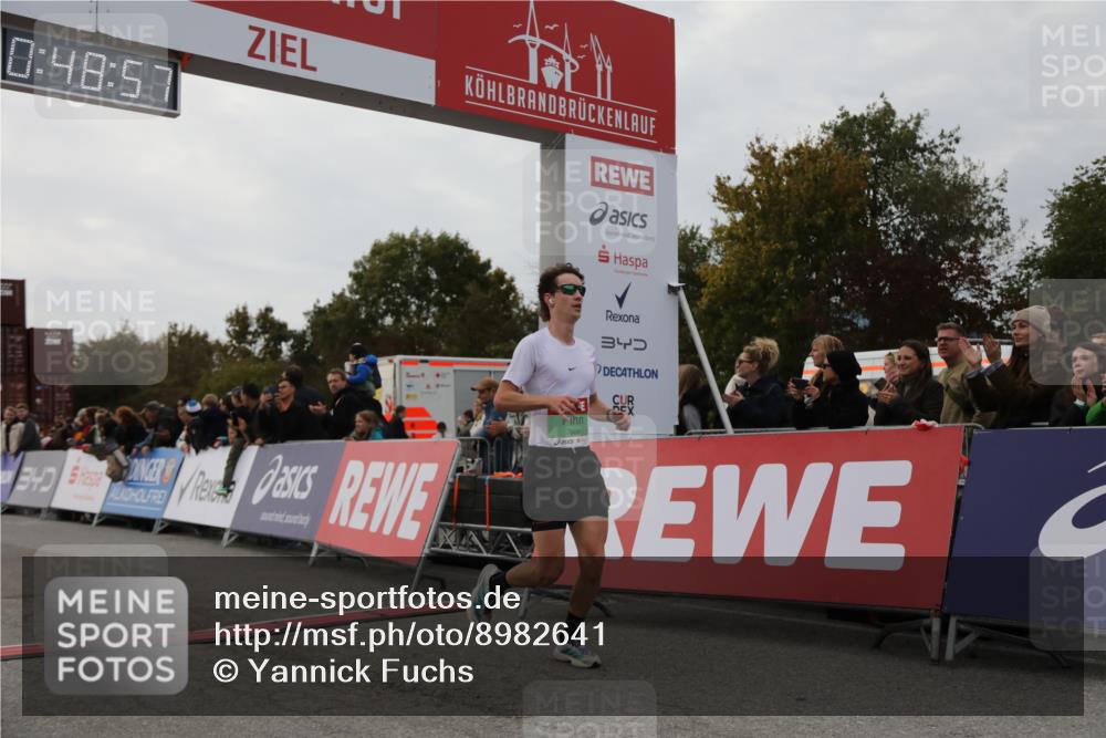 03.10.2025 - Köhlbrandbrückenlauf Yannick Fuchs http://msf.ph/oto/8982641 03.10.2025 15:48:55 Ziel 7009 meine-sportfotos.de
