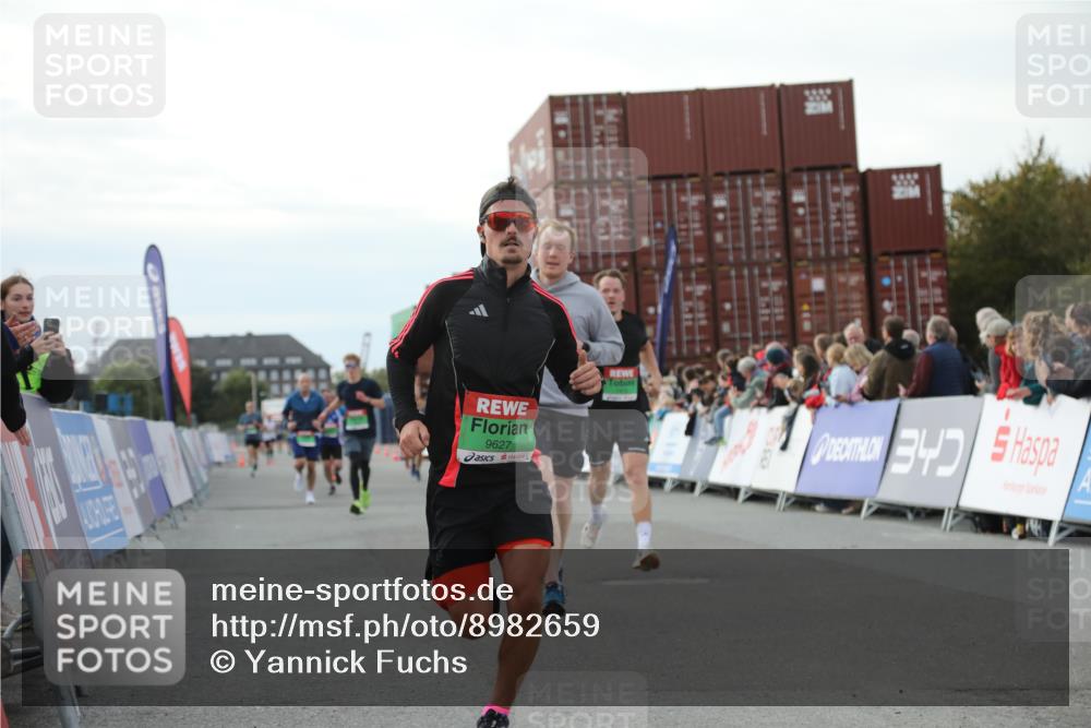 03.10.2025 - Köhlbrandbrückenlauf Yannick Fuchs http://msf.ph/oto/8982659 03.10.2025 16:05:21 Ziel 7403, 7422, 7473, 7643, 8099, 9127, 9421, 9422, 9475, 9499, 9592, 9627 meine-sportfotos.de