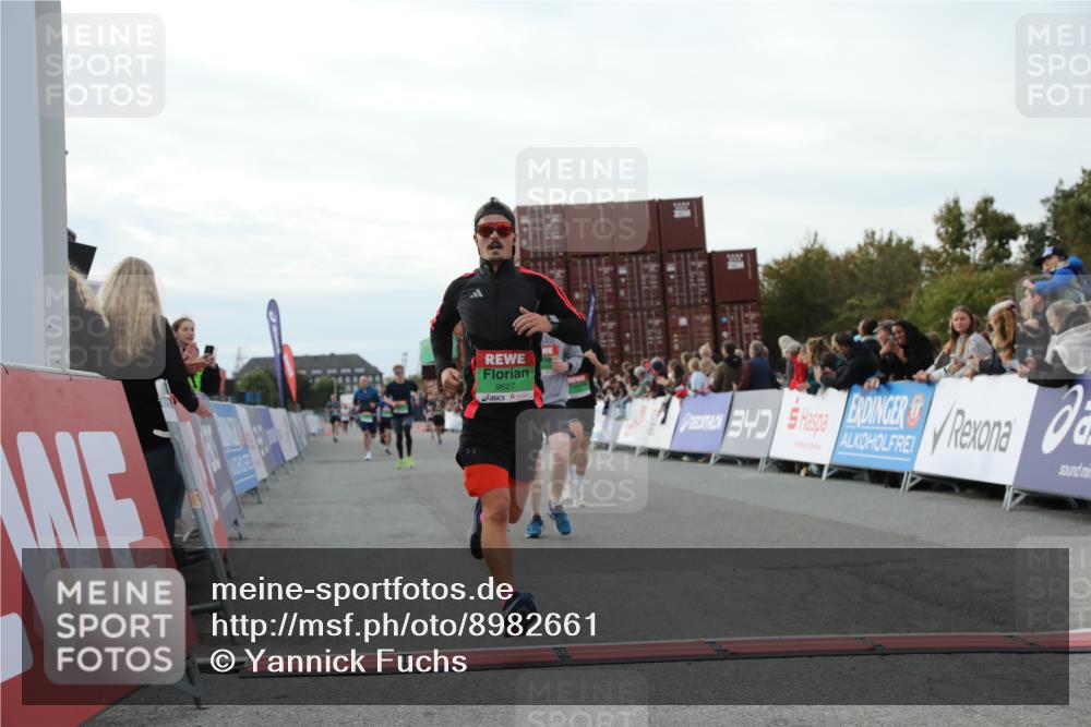 03.10.2025 - Köhlbrandbrückenlauf Yannick Fuchs http://msf.ph/oto/8982661 03.10.2025 16:05:21 Ziel 7403, 7422, 7473, 7643, 8099, 9127, 9421, 9422, 9475, 9499, 9592, 9627 meine-sportfotos.de