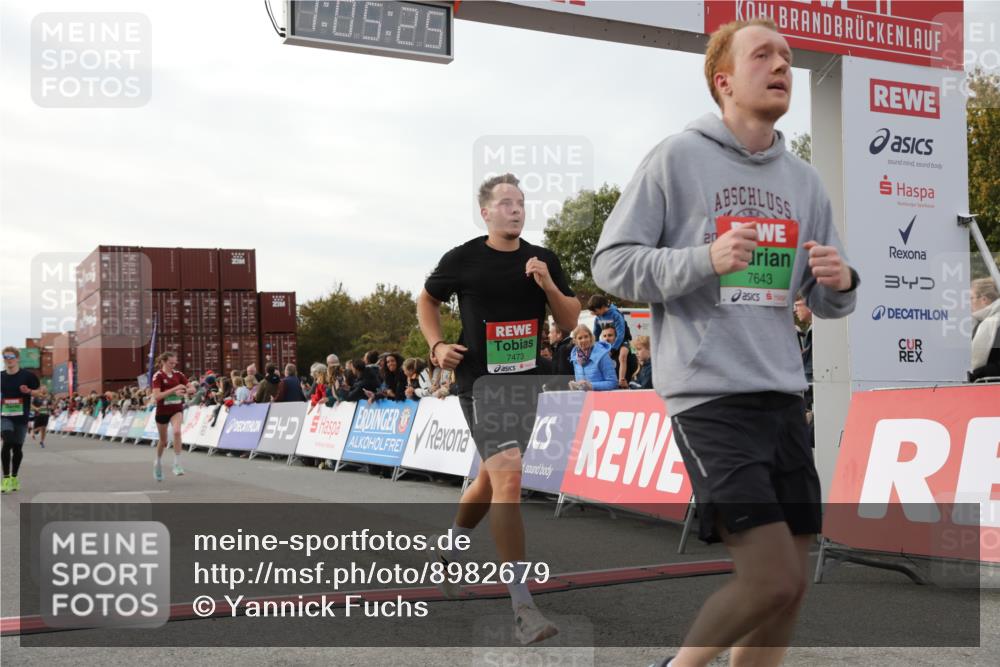03.10.2025 - Köhlbrandbrückenlauf Yannick Fuchs http://msf.ph/oto/8982679 03.10.2025 16:05:24 Ziel 7241, 7473, 7643, 8099, 8199, 9127, 9475, 9499, 9627, 9669 meine-sportfotos.de