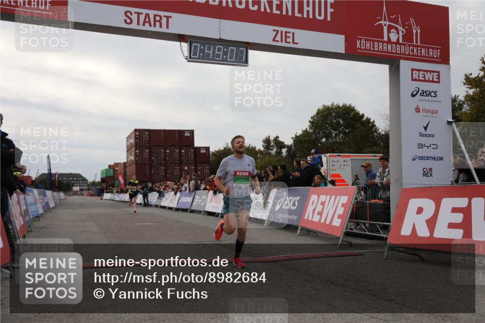 03.10.2025 - Köhlbrandbrückenlauf Yannick Fuchs http://msf.ph/oto/8982684 03.10.2025 15:49:06 Ziel 7011, 9662 meine-sportfotos.de