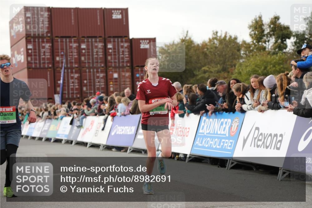 03.10.2025 - Köhlbrandbrückenlauf Yannick Fuchs http://msf.ph/oto/8982691 03.10.2025 16:05:25 Ziel 7241, 7473, 7643, 8099, 8199, 9127, 9475, 9499, 9627, 9669 meine-sportfotos.de