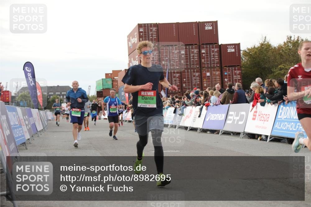 03.10.2025 - Köhlbrandbrückenlauf Yannick Fuchs http://msf.ph/oto/8982695 03.10.2025 16:05:25 Ziel 7241, 7473, 7643, 8099, 8199, 9127, 9475, 9499, 9627, 9669 meine-sportfotos.de