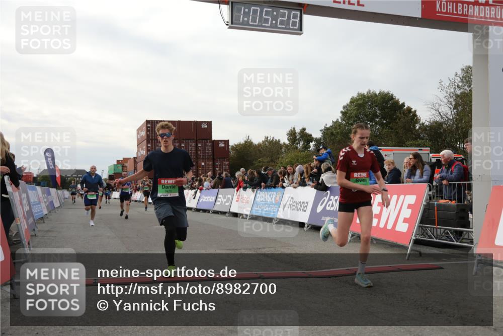 03.10.2025 - Köhlbrandbrückenlauf Yannick Fuchs http://msf.ph/oto/8982700 03.10.2025 16:05:26 Ziel 7241, 7473, 7643, 8099, 8199, 9127, 9299, 9475, 9499, 9669 meine-sportfotos.de