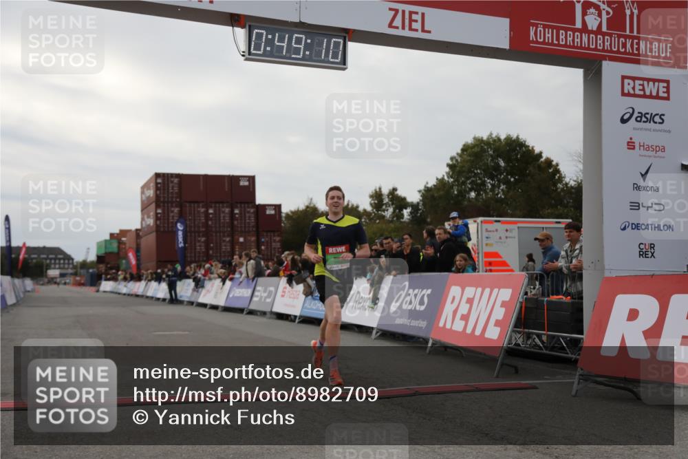 03.10.2025 - Köhlbrandbrückenlauf Yannick Fuchs http://msf.ph/oto/8982709 03.10.2025 15:49:09 Ziel 7011, 9662 meine-sportfotos.de
