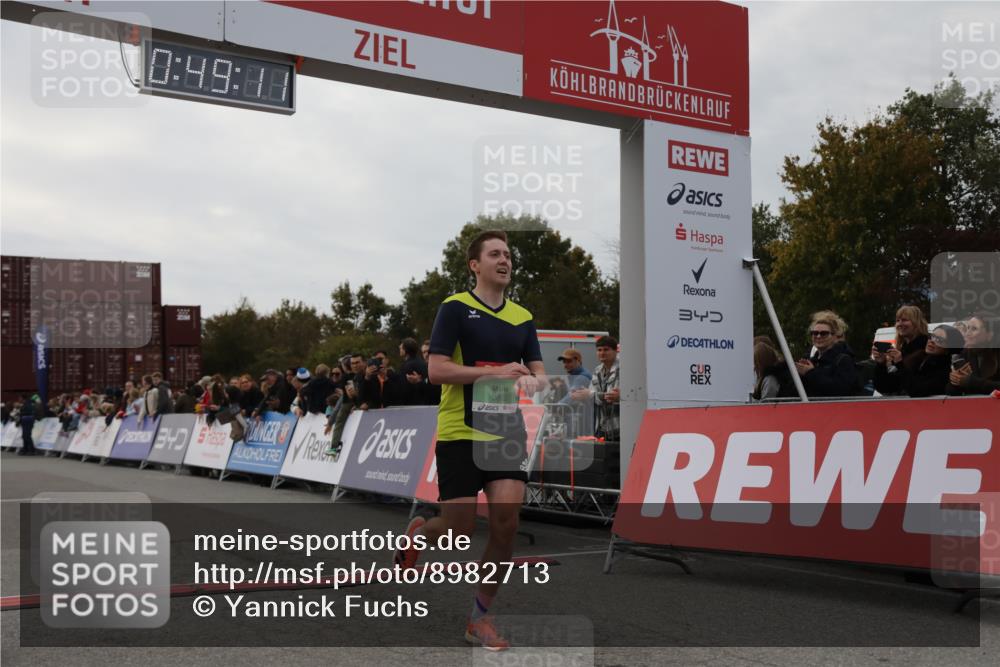 03.10.2025 - Köhlbrandbrückenlauf Yannick Fuchs http://msf.ph/oto/8982713 03.10.2025 15:49:09 Ziel 7011, 9662 meine-sportfotos.de