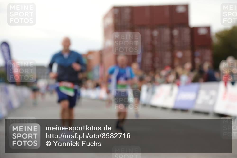 03.10.2025 - Köhlbrandbrückenlauf Yannick Fuchs http://msf.ph/oto/8982716 03.10.2025 16:05:27 Ziel 7241, 7473, 8099, 8199, 9127, 9299, 9475, 9499, 9669 meine-sportfotos.de
