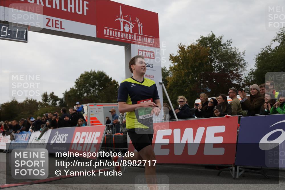 03.10.2025 - Köhlbrandbrückenlauf Yannick Fuchs http://msf.ph/oto/8982717 03.10.2025 15:49:10 Ziel 9662 meine-sportfotos.de