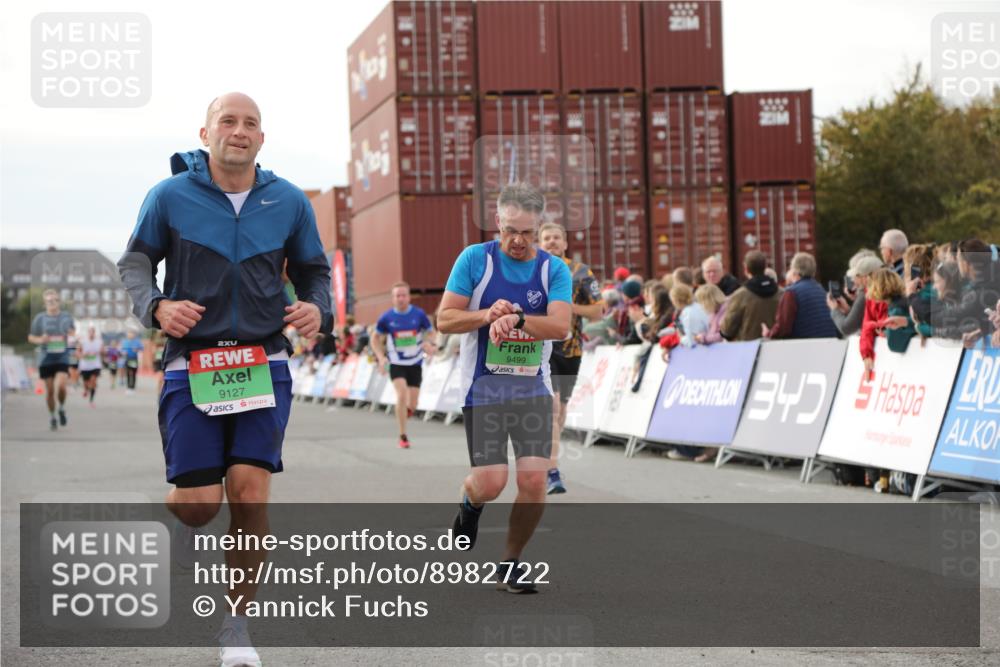 03.10.2025 - Köhlbrandbrückenlauf Yannick Fuchs http://msf.ph/oto/8982722 03.10.2025 16:05:28 Ziel 7241, 7546, 8099, 8199, 9127, 9299, 9475, 9499, 9669 meine-sportfotos.de