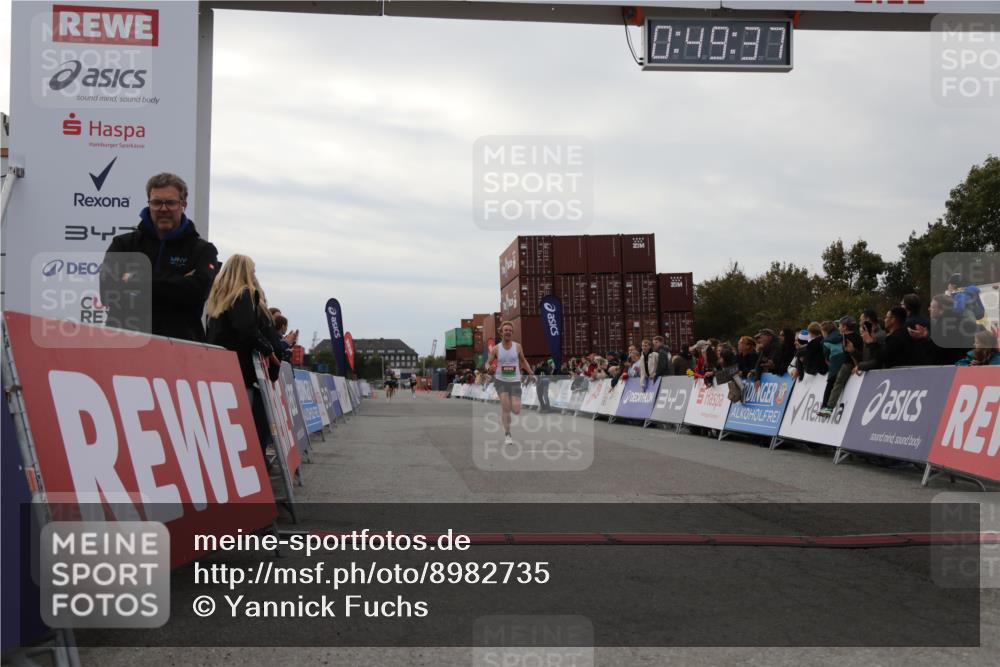 03.10.2025 - Köhlbrandbrückenlauf Yannick Fuchs http://msf.ph/oto/8982735 03.10.2025 15:49:35 Ziel 9617 meine-sportfotos.de