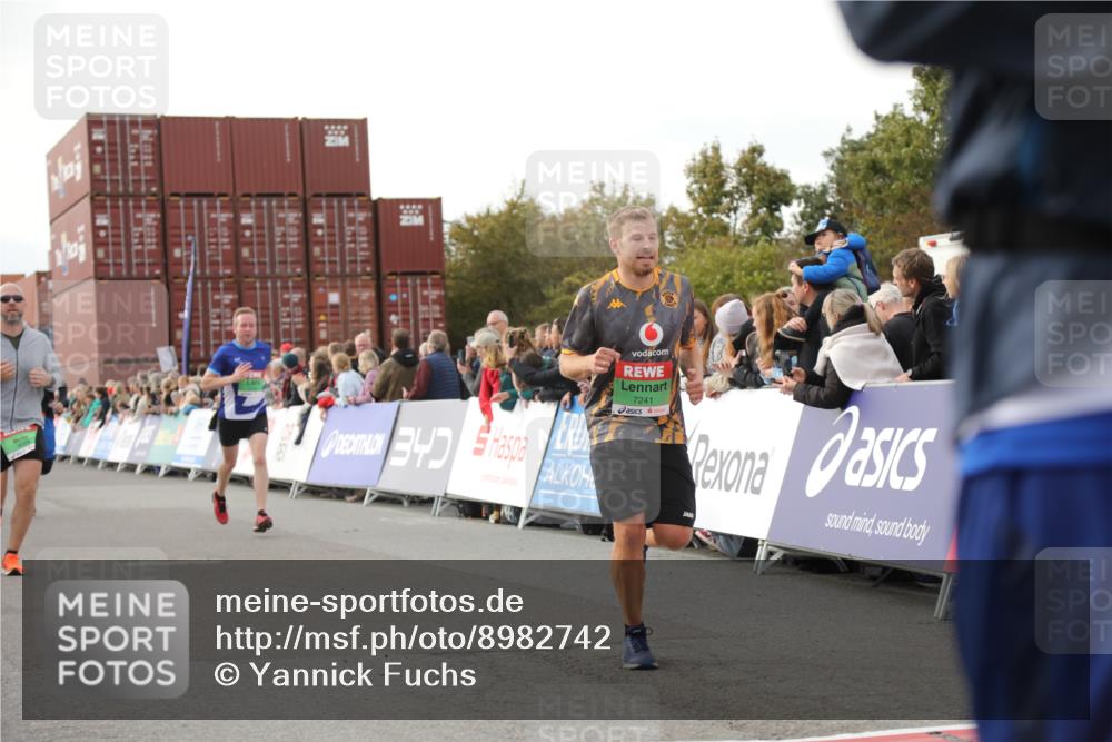 03.10.2025 - Köhlbrandbrückenlauf Yannick Fuchs http://msf.ph/oto/8982742 03.10.2025 16:05:30 Ziel 7241, 7394, 7546, 8199, 9127, 9299, 9317, 9499, 9669 meine-sportfotos.de