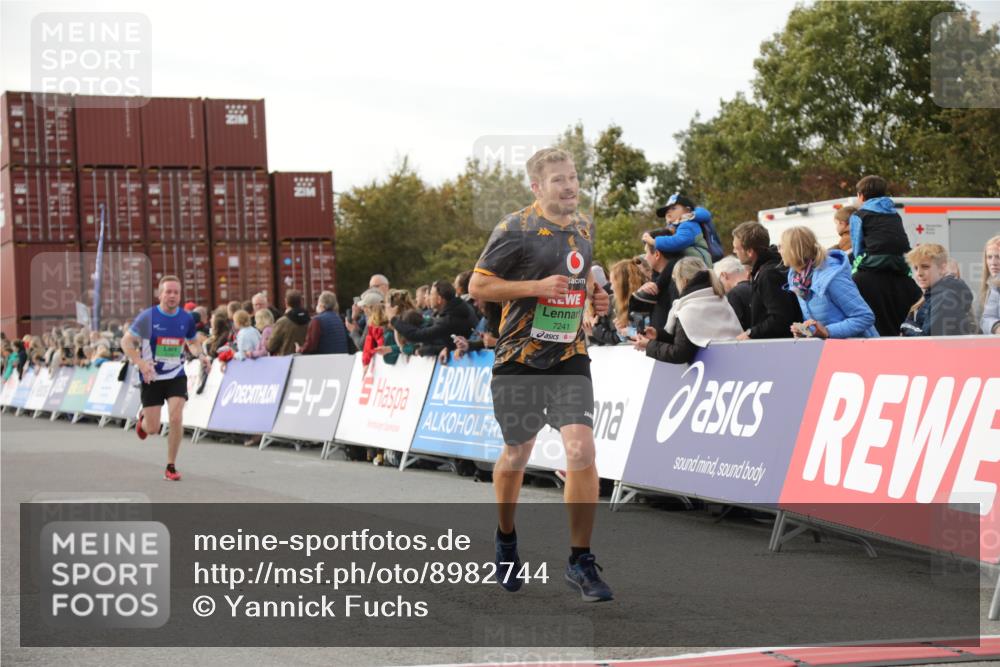 03.10.2025 - Köhlbrandbrückenlauf Yannick Fuchs http://msf.ph/oto/8982744 03.10.2025 16:05:30 Ziel 7241, 7394, 7546, 8199, 9127, 9299, 9317, 9499, 9669 meine-sportfotos.de