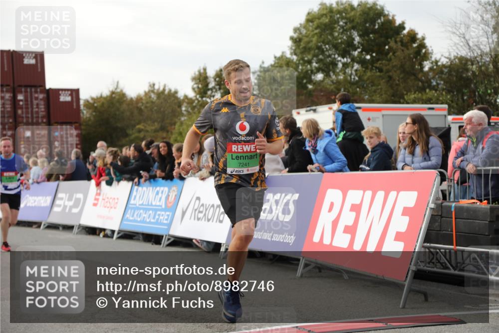 03.10.2025 - Köhlbrandbrückenlauf Yannick Fuchs http://msf.ph/oto/8982746 03.10.2025 16:05:31 Ziel 7031, 7241, 7394, 7546, 8199, 9127, 9299, 9317, 9499, 9669 meine-sportfotos.de