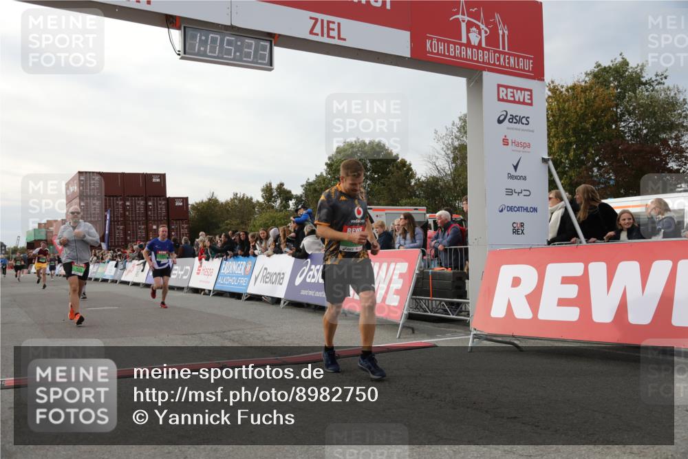 03.10.2025 - Köhlbrandbrückenlauf Yannick Fuchs http://msf.ph/oto/8982750 03.10.2025 16:05:31 Ziel 7031, 7241, 7394, 7546, 8199, 9127, 9299, 9317, 9499, 9669 meine-sportfotos.de