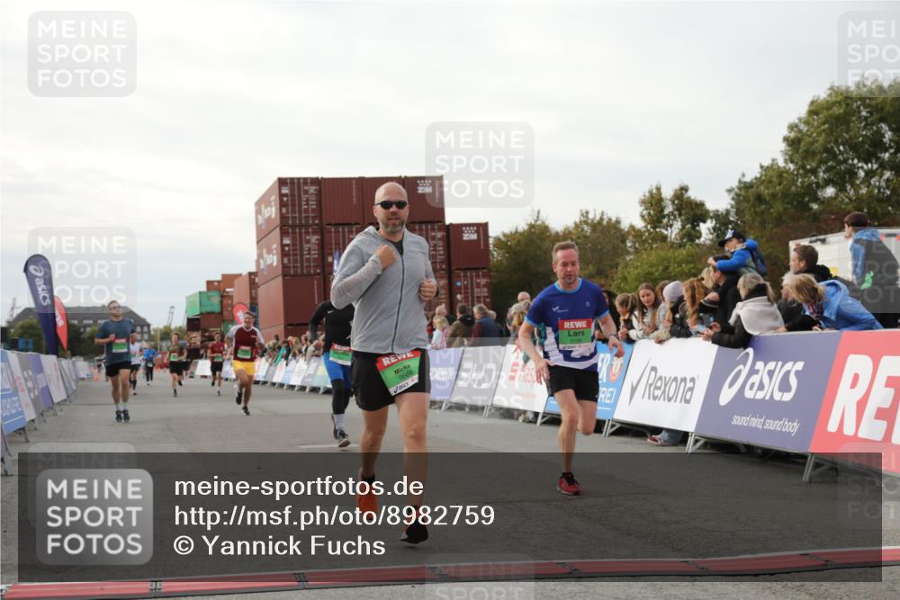03.10.2025 - Köhlbrandbrückenlauf Yannick Fuchs http://msf.ph/oto/8982759 03.10.2025 16:05:32 Ziel 7031, 7151, 7213, 7241, 7394, 7546, 8199, 9127, 9299, 9317, 9499, 9669 meine-sportfotos.de