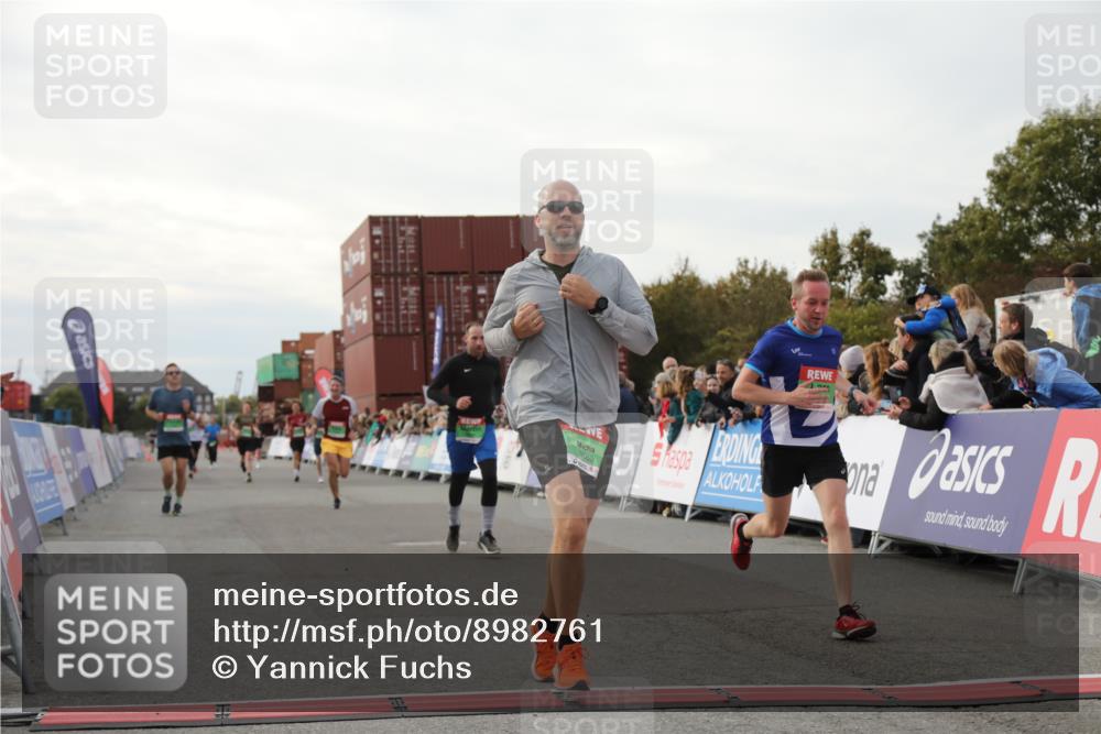 03.10.2025 - Köhlbrandbrückenlauf Yannick Fuchs http://msf.ph/oto/8982761 03.10.2025 16:05:32 Ziel 7031, 7151, 7213, 7241, 7394, 7546, 8199, 9127, 9299, 9317, 9499, 9669 meine-sportfotos.de