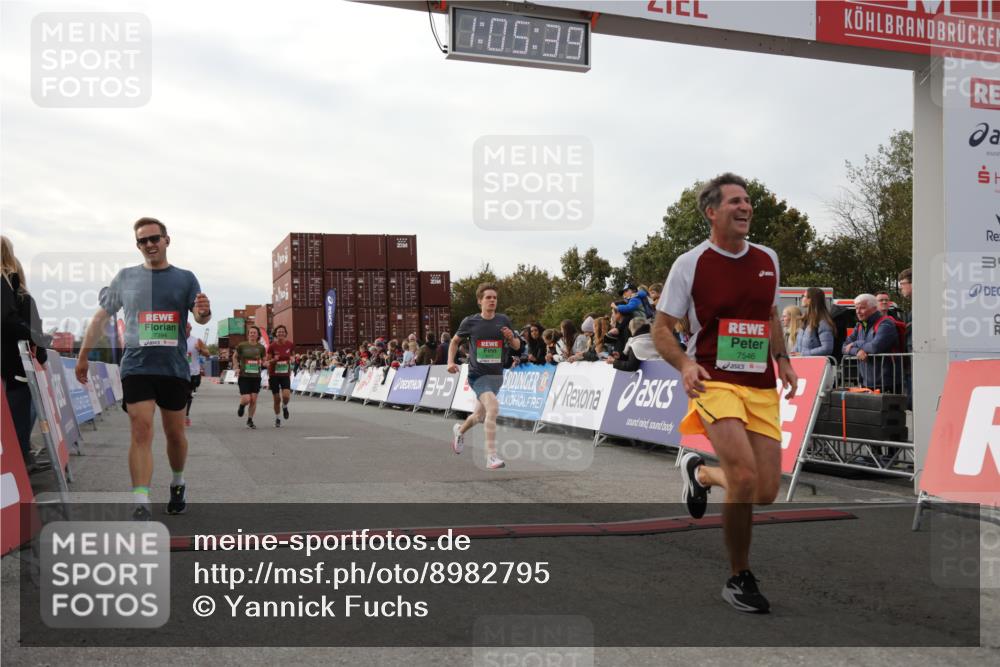 03.10.2025 - Köhlbrandbrückenlauf Yannick Fuchs http://msf.ph/oto/8982795 03.10.2025 16:05:37 Ziel 7031, 7151, 7213, 7394, 7546, 7547, 9299, 9317 meine-sportfotos.de