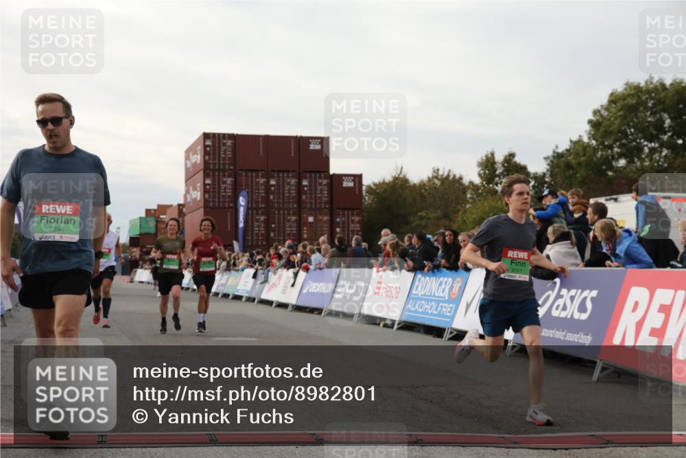 03.10.2025 - Köhlbrandbrückenlauf Yannick Fuchs http://msf.ph/oto/8982801 03.10.2025 16:05:38 Ziel 7031, 7151, 7213, 7394, 7546, 7547, 8966, 9299, 9317 meine-sportfotos.de