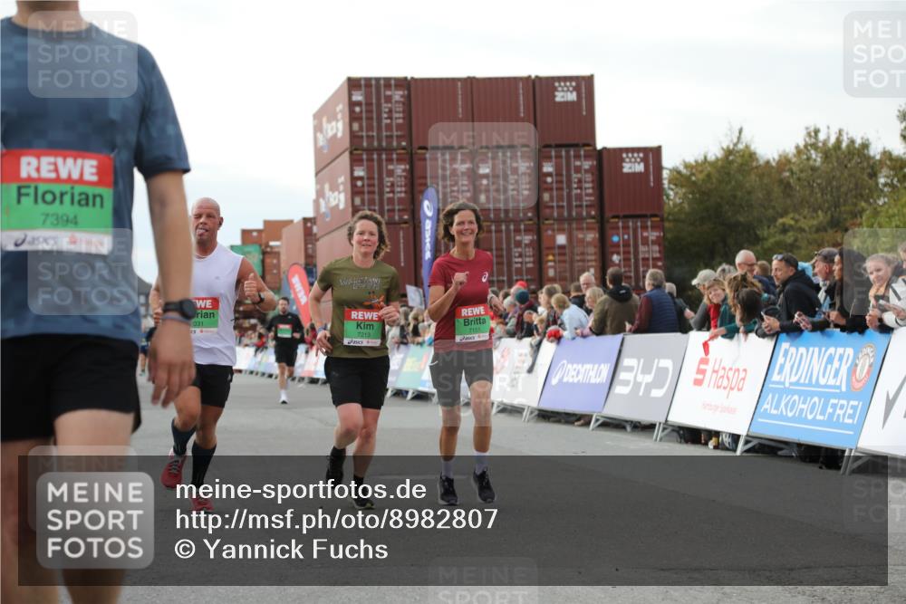03.10.2025 - Köhlbrandbrückenlauf Yannick Fuchs http://msf.ph/oto/8982807 03.10.2025 16:05:39 Ziel 7031, 7151, 7213, 7394, 7546, 7547, 8966, 9317, 9566 meine-sportfotos.de