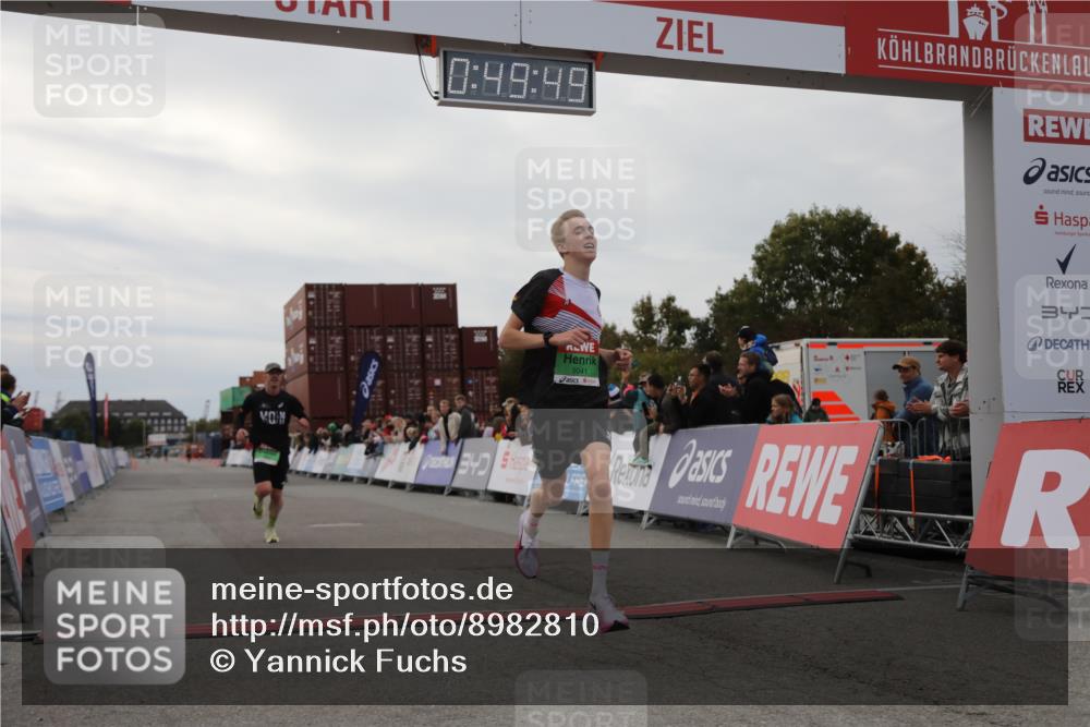 03.10.2025 - Köhlbrandbrückenlauf Yannick Fuchs http://msf.ph/oto/8982810 03.10.2025 15:49:47 Ziel 7021, 9041, 9549 meine-sportfotos.de