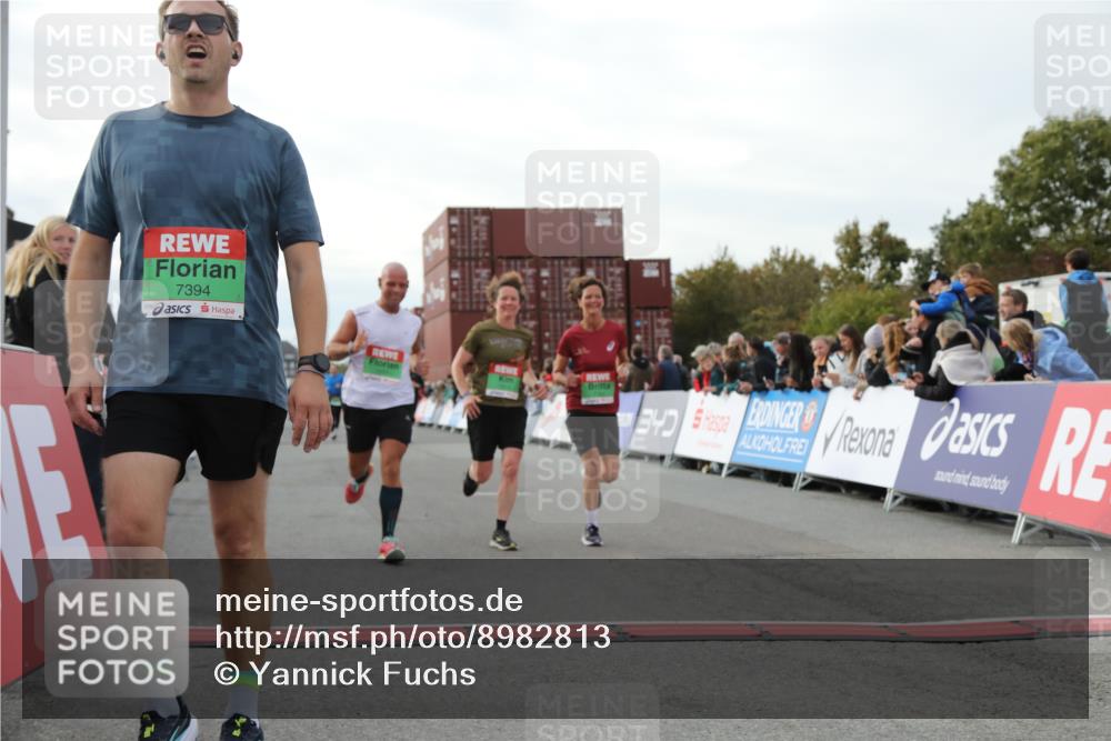 03.10.2025 - Köhlbrandbrückenlauf Yannick Fuchs http://msf.ph/oto/8982813 03.10.2025 16:05:39 Ziel 7031, 7151, 7213, 7394, 7546, 7547, 8966, 9317, 9566 meine-sportfotos.de