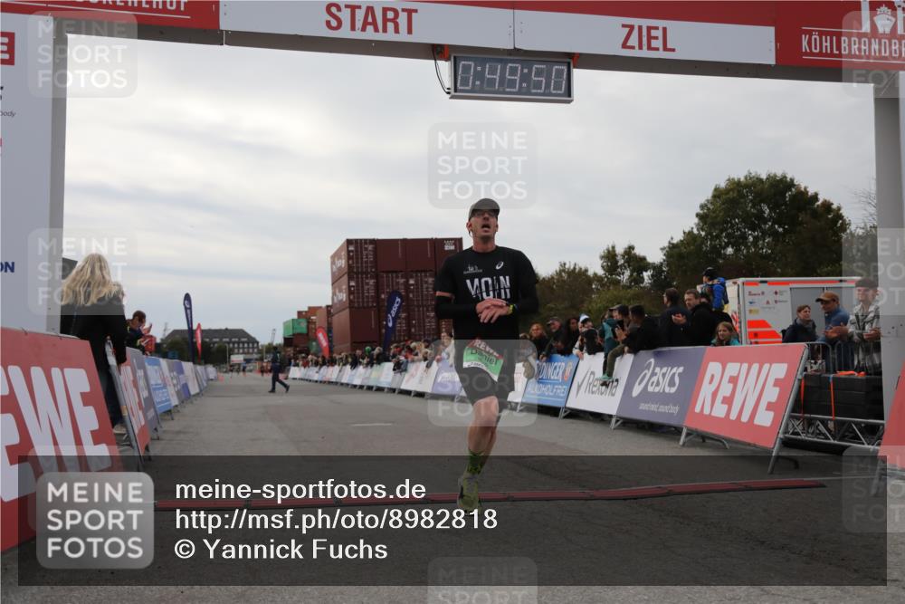 03.10.2025 - Köhlbrandbrückenlauf Yannick Fuchs http://msf.ph/oto/8982818 03.10.2025 15:49:49 Ziel 9041, 9549 meine-sportfotos.de