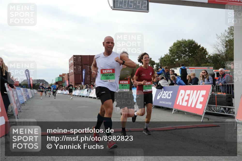 03.10.2025 - Köhlbrandbrückenlauf Yannick Fuchs http://msf.ph/oto/8982823 03.10.2025 16:05:40 Ziel 7031, 7151, 7213, 7394, 7546, 7547, 8966, 9317, 9489, 9566 meine-sportfotos.de