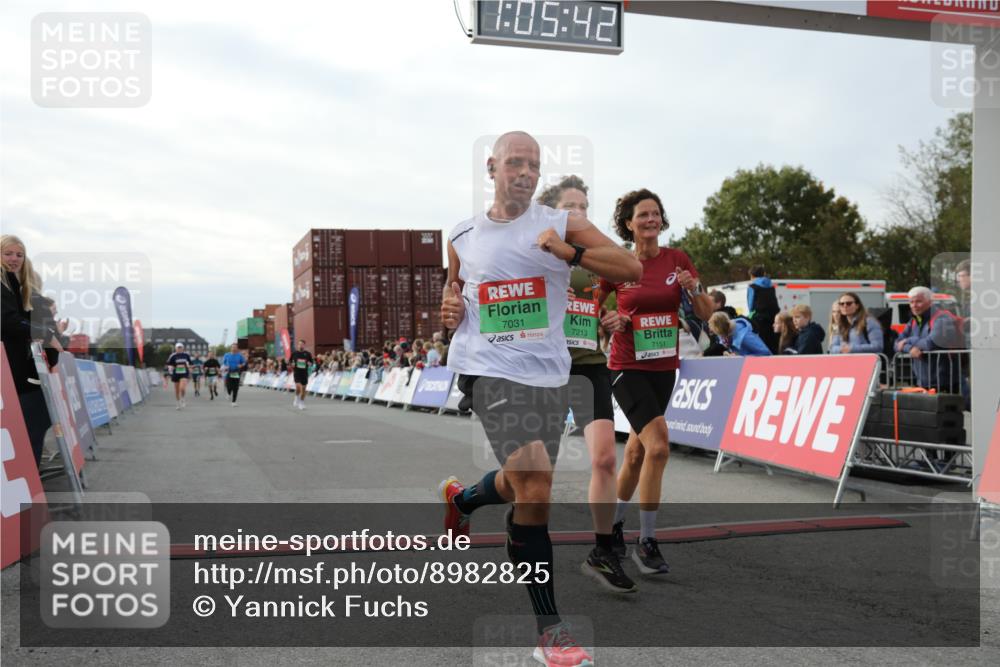 03.10.2025 - Köhlbrandbrückenlauf Yannick Fuchs http://msf.ph/oto/8982825 03.10.2025 16:05:40 Ziel 7031, 7151, 7213, 7394, 7546, 7547, 8966, 9317, 9489, 9566 meine-sportfotos.de