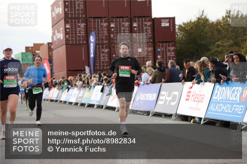 03.10.2025 - Köhlbrandbrückenlauf Yannick Fuchs http://msf.ph/oto/8982834 03.10.2025 16:05:44 Ziel 7151, 7213, 7547, 7646, 8924, 8966, 9489, 9566 meine-sportfotos.de
