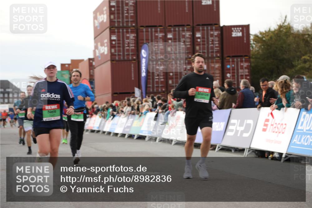 03.10.2025 - Köhlbrandbrückenlauf Yannick Fuchs http://msf.ph/oto/8982836 03.10.2025 16:05:44 Ziel 7151, 7213, 7547, 7646, 8924, 8966, 9489, 9566 meine-sportfotos.de