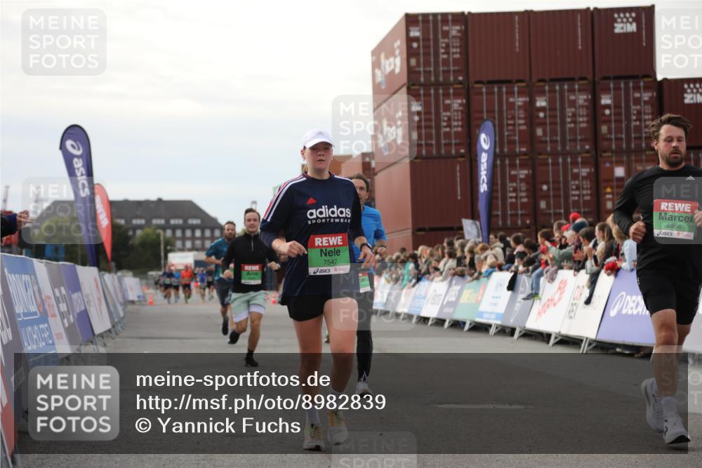 03.10.2025 - Köhlbrandbrückenlauf Yannick Fuchs http://msf.ph/oto/8982839 03.10.2025 16:05:45 Ziel 7547, 7646, 8924, 8966, 9489, 9566 meine-sportfotos.de