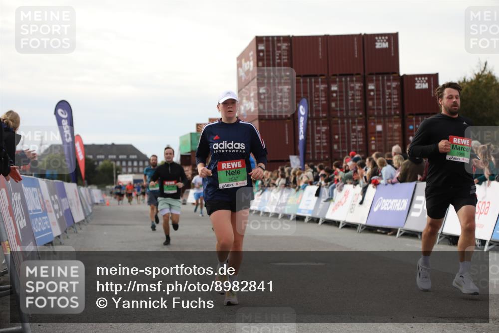 03.10.2025 - Köhlbrandbrückenlauf Yannick Fuchs http://msf.ph/oto/8982841 03.10.2025 16:05:45 Ziel 7547, 7646, 8924, 8966, 9489, 9566 meine-sportfotos.de
