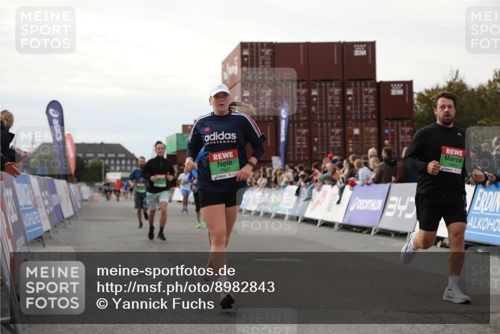 03.10.2025 - Köhlbrandbrückenlauf Yannick Fuchs http://msf.ph/oto/8982843 03.10.2025 16:05:45 Ziel 7547, 7646, 8924, 8966, 9489, 9566 meine-sportfotos.de