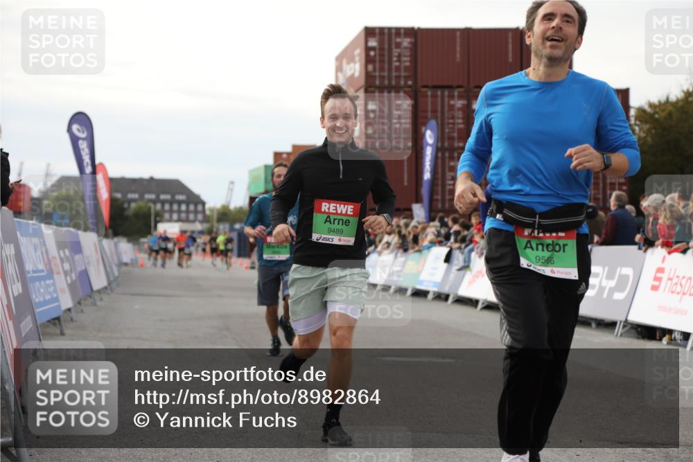 03.10.2025 - Köhlbrandbrückenlauf Yannick Fuchs http://msf.ph/oto/8982864 03.10.2025 16:05:48 Ziel 7547, 7646, 8616, 8924, 8966, 9102, 9489, 9566 meine-sportfotos.de