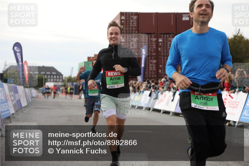 03.10.2025 - Köhlbrandbrückenlauf Yannick Fuchs http://msf.ph/oto/8982866 03.10.2025 16:05:48 Ziel 7547, 7646, 8616, 8924, 8966, 9102, 9489, 9566 meine-sportfotos.de