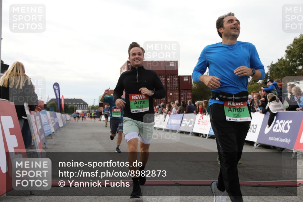 03.10.2025 - Köhlbrandbrückenlauf Yannick Fuchs http://msf.ph/oto/8982873 03.10.2025 16:05:49 Ziel 7547, 7646, 8616, 8924, 8966, 9102, 9489, 9566 meine-sportfotos.de
