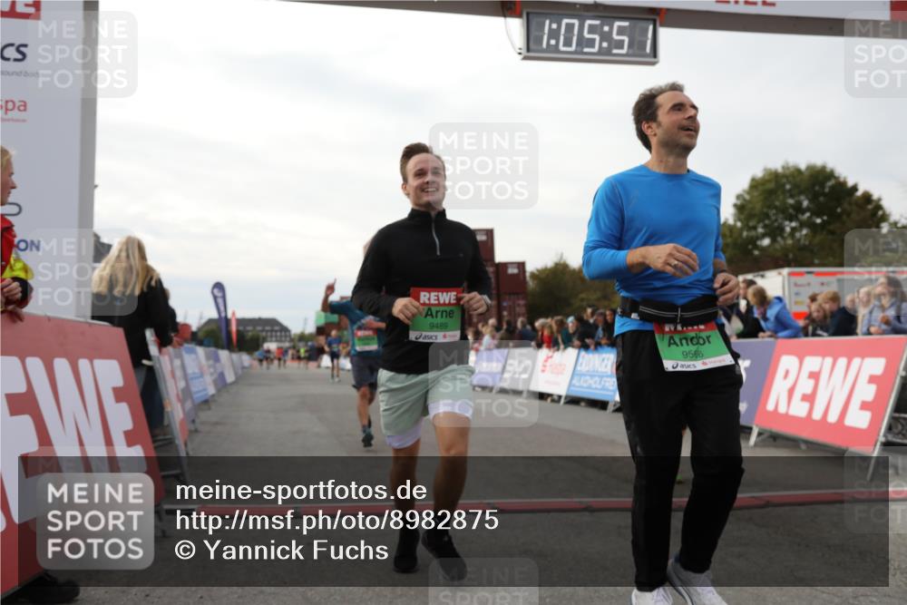 03.10.2025 - Köhlbrandbrückenlauf Yannick Fuchs http://msf.ph/oto/8982875 03.10.2025 16:05:49 Ziel 7547, 7646, 8616, 8924, 8966, 9102, 9489, 9566 meine-sportfotos.de
