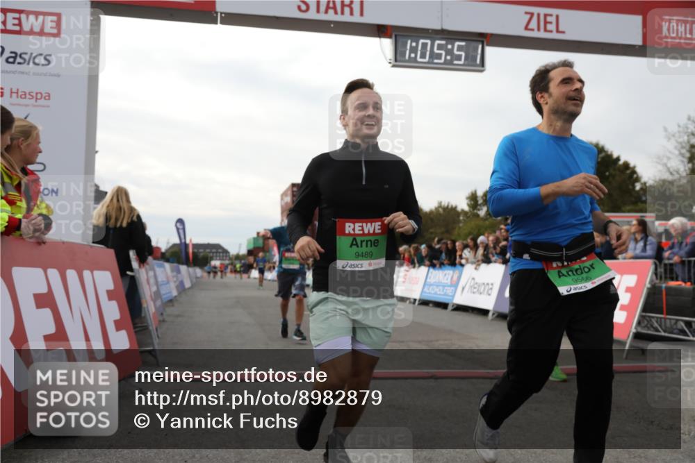 03.10.2025 - Köhlbrandbrückenlauf Yannick Fuchs http://msf.ph/oto/8982879 03.10.2025 16:05:49 Ziel 7547, 7646, 8616, 8924, 8966, 9102, 9489, 9566 meine-sportfotos.de