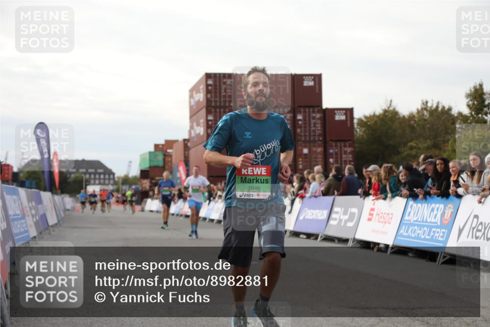 03.10.2025 - Köhlbrandbrückenlauf Yannick Fuchs http://msf.ph/oto/8982881 03.10.2025 16:05:50 Ziel 7646, 8616, 8924, 8966, 9102, 9489, 9566 meine-sportfotos.de