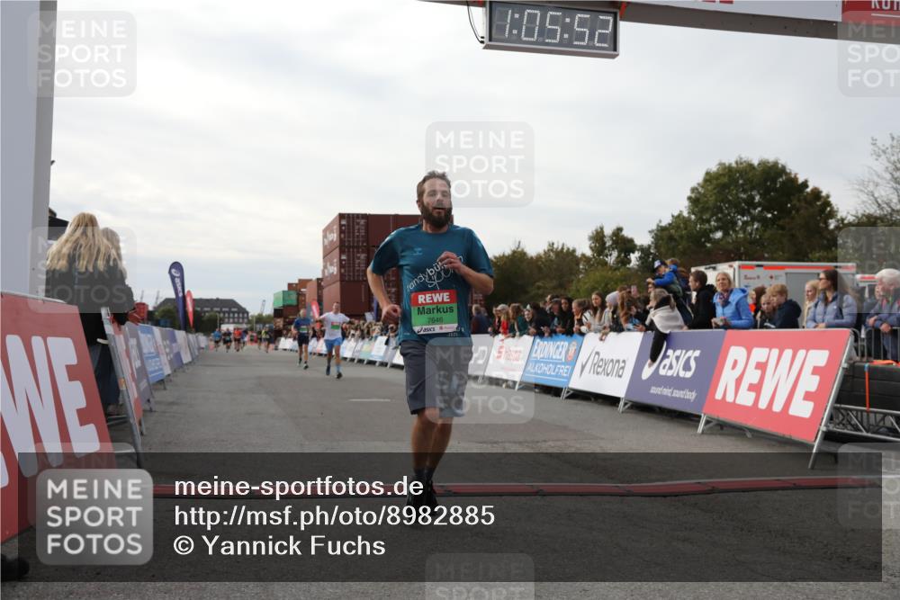 03.10.2025 - Köhlbrandbrückenlauf Yannick Fuchs http://msf.ph/oto/8982885 03.10.2025 16:05:50 Ziel 7646, 8616, 8924, 8966, 9102, 9489, 9566 meine-sportfotos.de