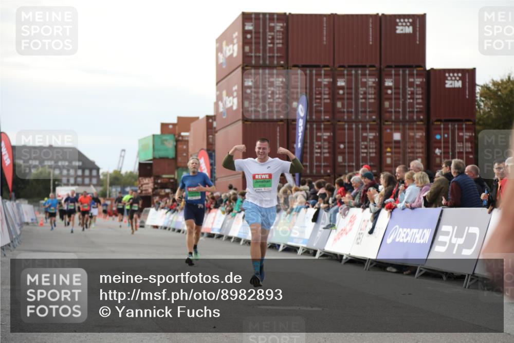 03.10.2025 - Köhlbrandbrückenlauf Yannick Fuchs http://msf.ph/oto/8982893 03.10.2025 16:05:51 Ziel 7646, 8616, 8924, 9102, 9489, 9566 meine-sportfotos.de