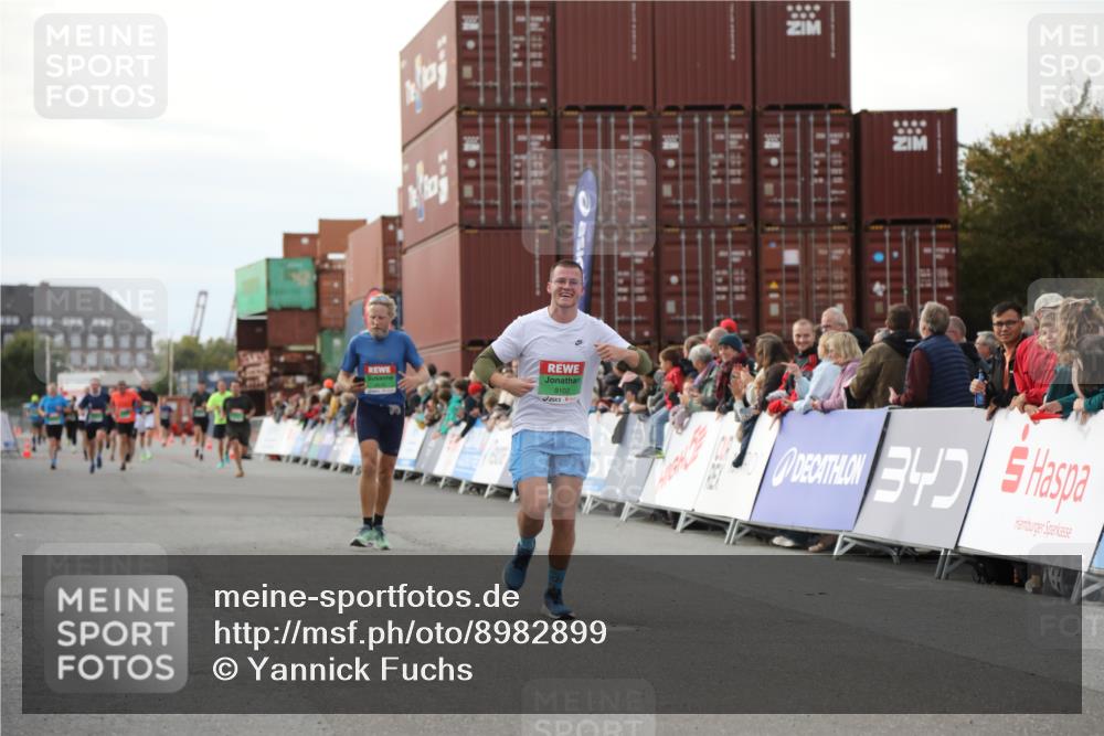 03.10.2025 - Köhlbrandbrückenlauf Yannick Fuchs http://msf.ph/oto/8982899 03.10.2025 16:05:52 Ziel 7646, 8616, 8924, 9102, 9489 meine-sportfotos.de