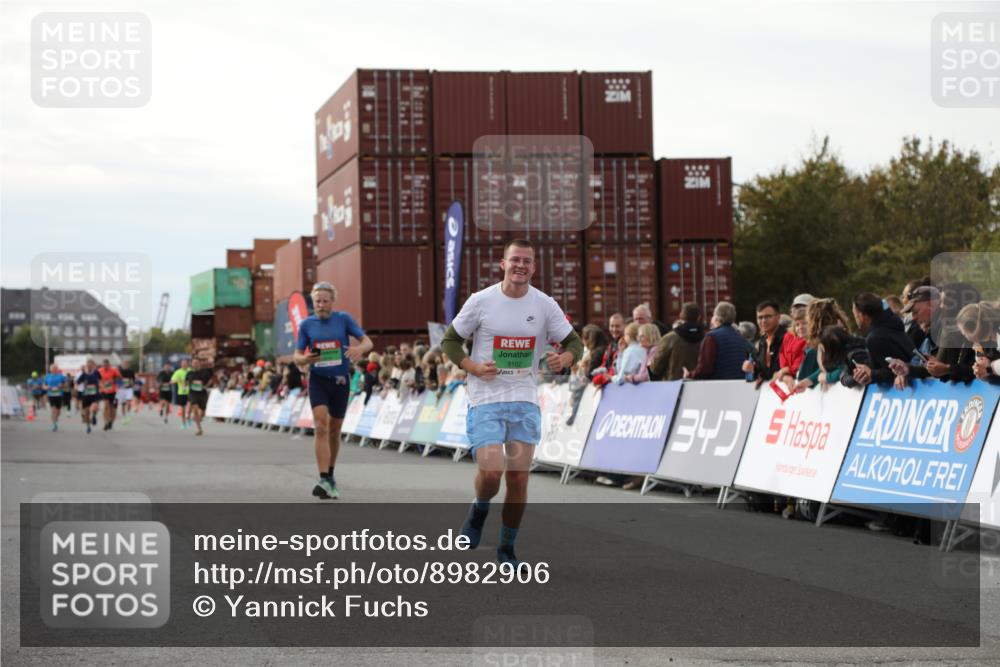 03.10.2025 - Köhlbrandbrückenlauf Yannick Fuchs http://msf.ph/oto/8982906 03.10.2025 16:05:53 Ziel 7646, 8616, 8924, 9102 meine-sportfotos.de