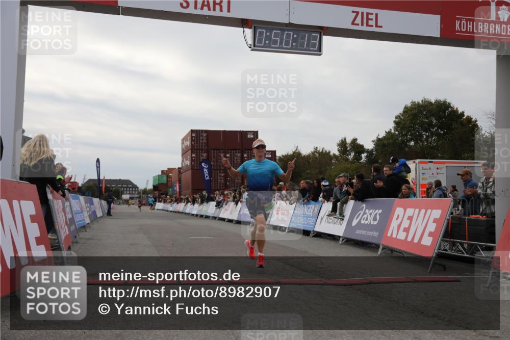 03.10.2025 - Köhlbrandbrückenlauf Yannick Fuchs http://msf.ph/oto/8982907 03.10.2025 15:50:12 Ziel 7033, 9742 meine-sportfotos.de