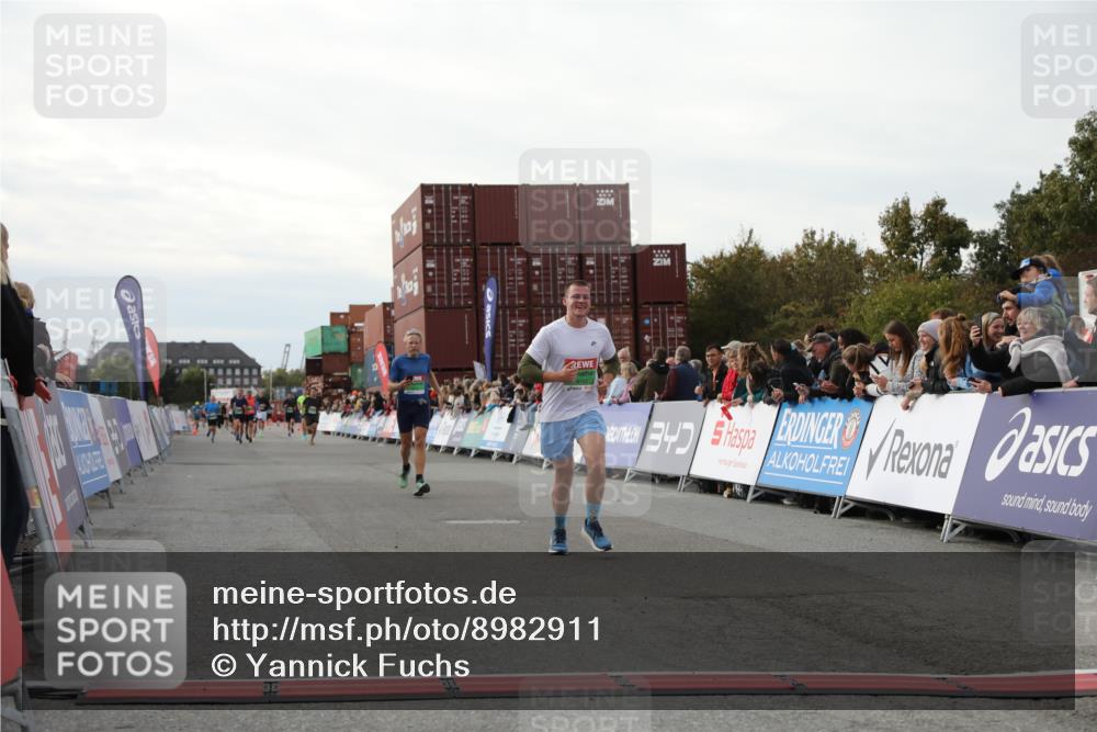 03.10.2025 - Köhlbrandbrückenlauf Yannick Fuchs http://msf.ph/oto/8982911 03.10.2025 16:05:53 Ziel 7646, 8616, 8924, 9102 meine-sportfotos.de