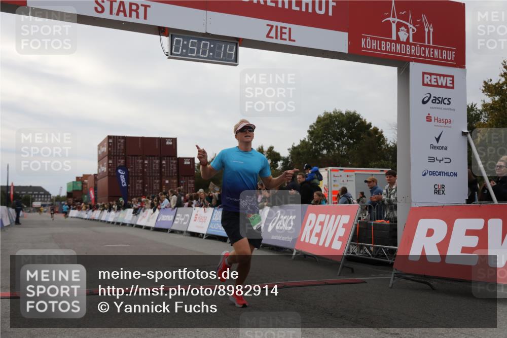 03.10.2025 - Köhlbrandbrückenlauf Yannick Fuchs http://msf.ph/oto/8982914 03.10.2025 15:50:12 Ziel 7033, 9742 meine-sportfotos.de