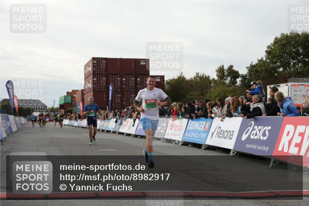 03.10.2025 - Köhlbrandbrückenlauf Yannick Fuchs http://msf.ph/oto/8982917 03.10.2025 16:05:53 Ziel 7646, 8616, 8924, 9102 meine-sportfotos.de
