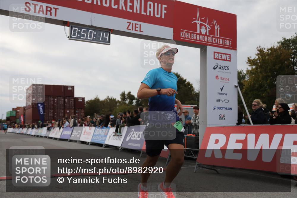 03.10.2025 - Köhlbrandbrückenlauf Yannick Fuchs http://msf.ph/oto/8982920 03.10.2025 15:50:13 Ziel 7033, 9713 meine-sportfotos.de